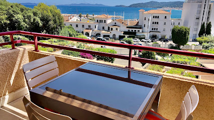 Studio Piscine Vue Mer Le Lavandou, Location De Vacances au Lavandou