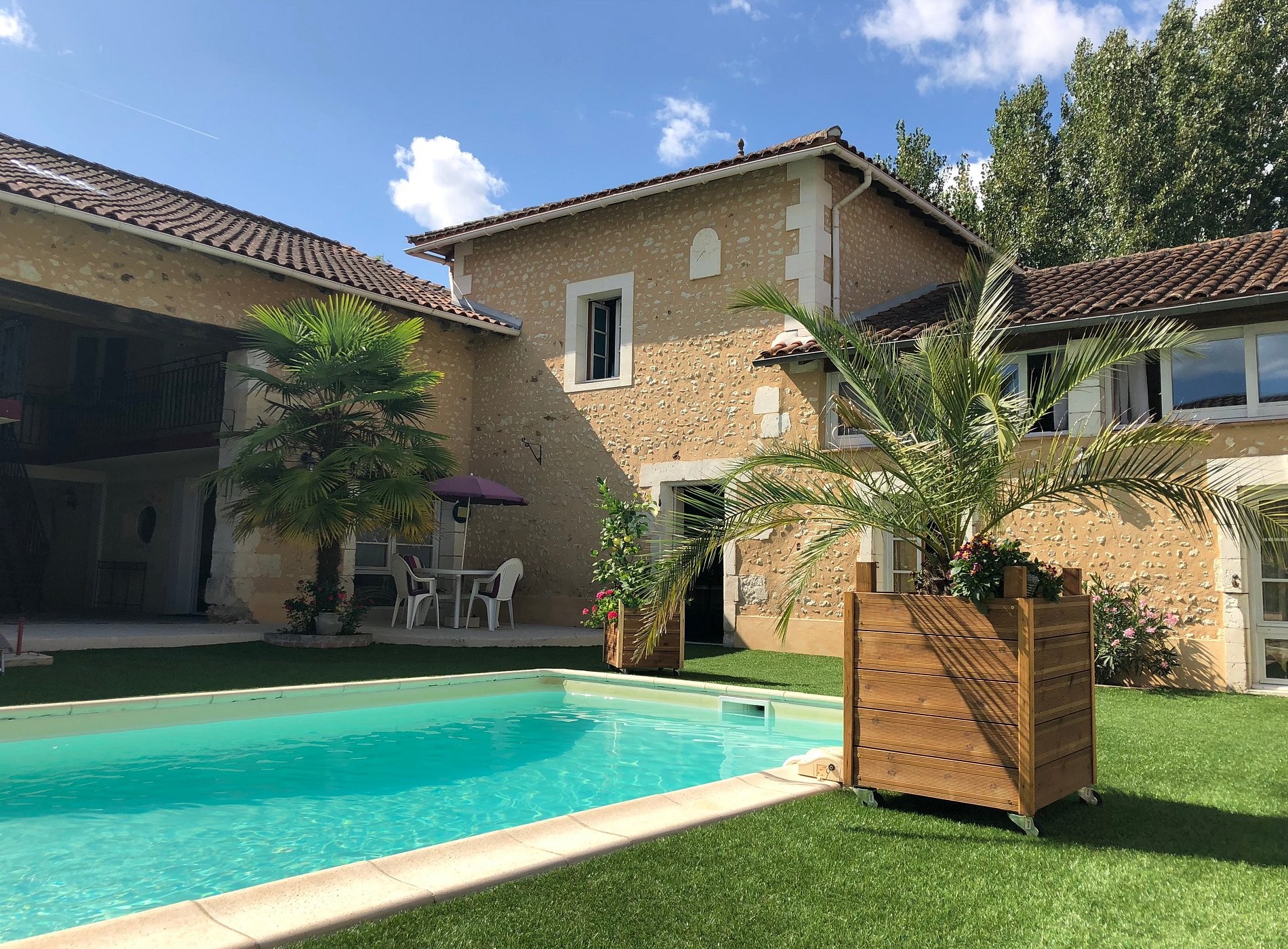 Le Pré Fleuri, Chambre d'Hôtes à Saint-Sulpice-de-Roumagnac