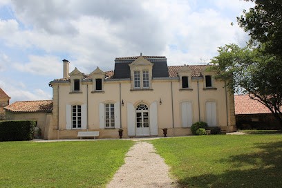 Château La Petite Martinette, Location de Vacances à Moulon