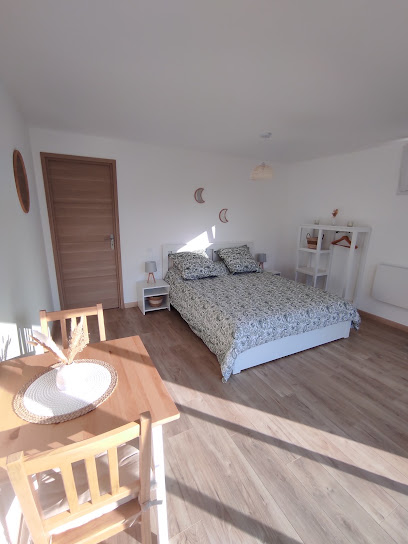 Au Creux Du Nid (Studio Indépendant) Beaujolais Vert, Chambre D'hôtes à Lamure-sur-Azergues