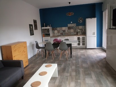 CASA FIUME Location Saisonnière Avec Terrasse Et Stationnement Aisé, Location de Vacances à Toulon