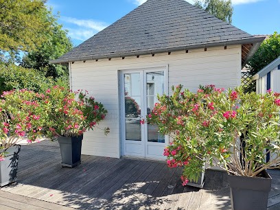 Manoir De L'As De Trèfle, Chambre d'Hôtes à Isneauville