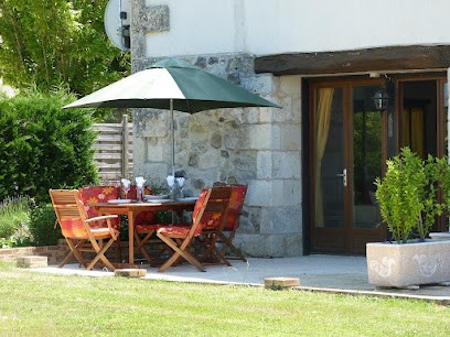 La Maison Grange, Location de Vacances à Parcoul-Chenaud