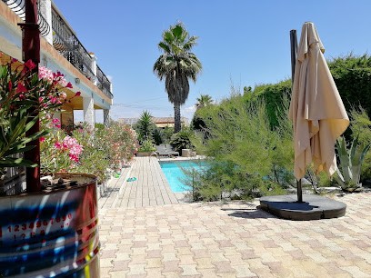 ESCALE VILLA, Chambre d'Hôtes à Marignane