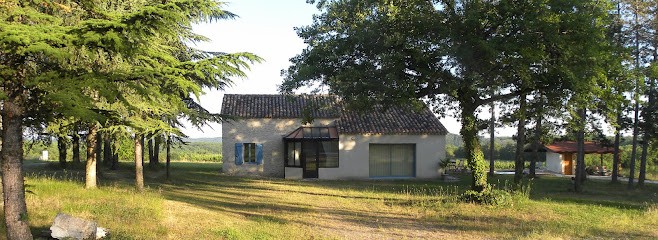 Mas de Garit : Location insolite Lot, hébergement insolite, Tiny House avec spa, Yourte, à la camapgne, dans le Lot, Location de Vacances à Sauzet