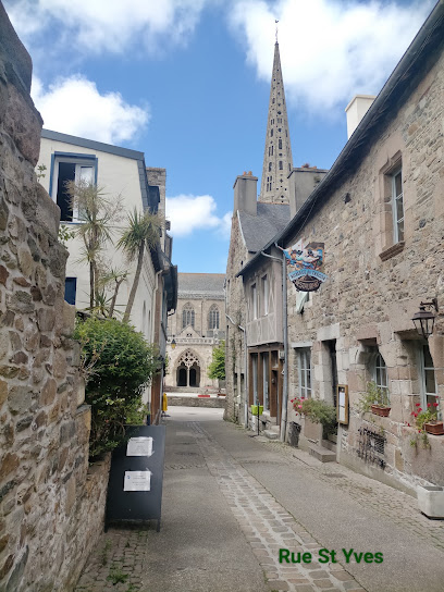 Le 1 St Yves Studios, Location De Vacances à Tréguier