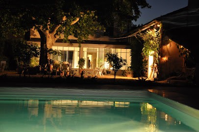 La Ferme De Tonton Jules, Chambre d'Hôtes à Entraigues-sur-la-Sorgue