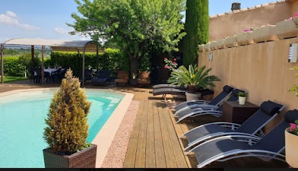 GÎTE LE JARDIN D'IVANA MAISON DE VACANCES AVEC PISCINE PRIVÉE, Location de Vacances à Oppède