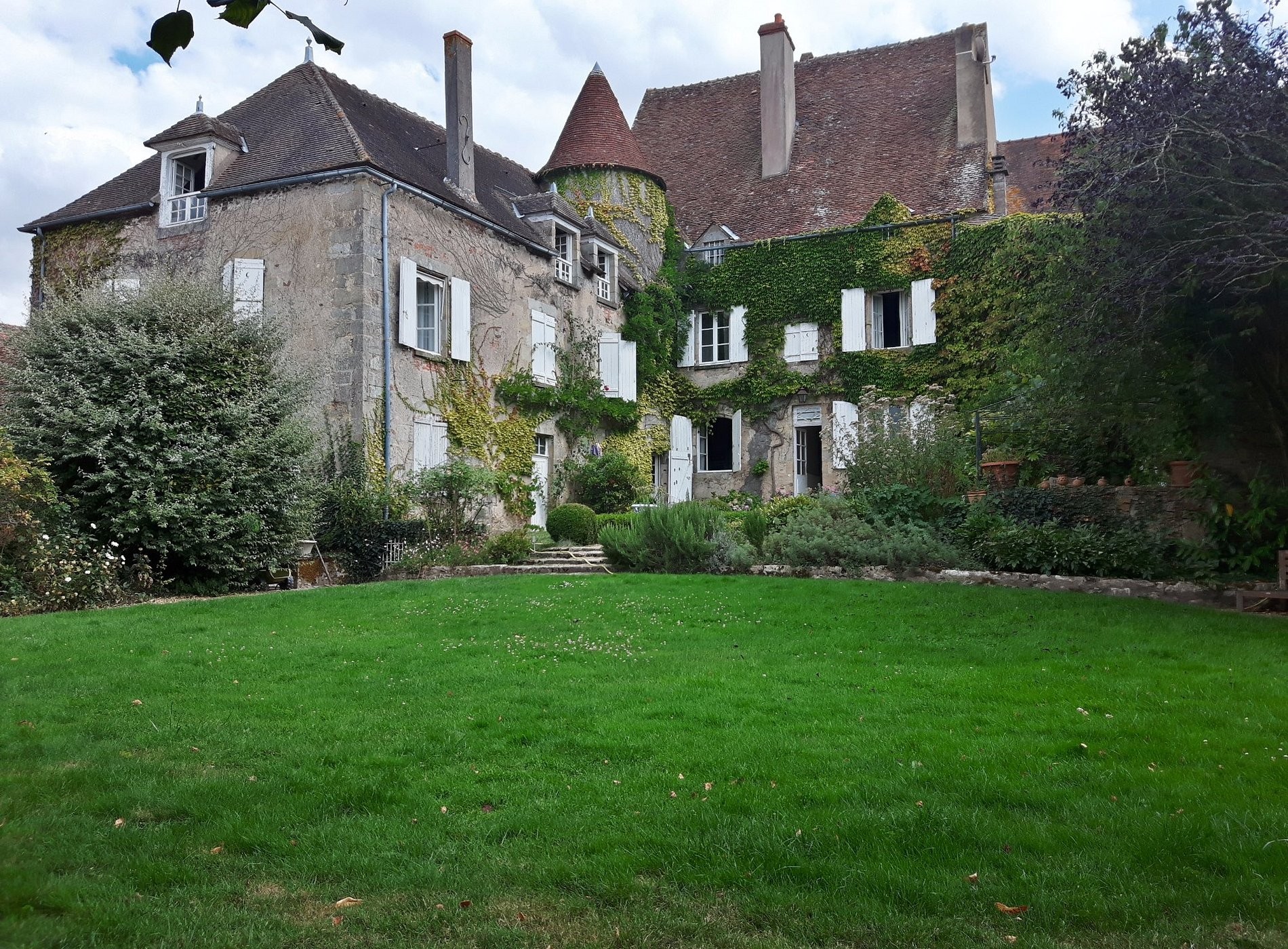 LA TREILLE, Chambre d'Hôtes à Saint-Benoît-du-Sault