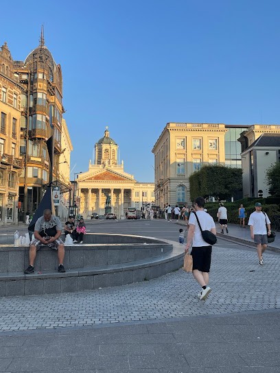 Hôtel travail Maman, Location de Vacances à Paris 10