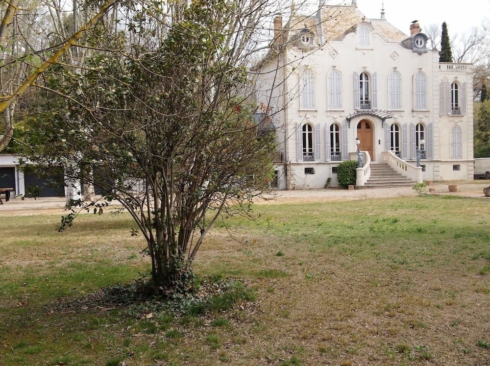 Domaine Shambala - Gîte en Provence - Proche Aix - Marseille - Alpilles, Chambre d'Hôtes à Velaux