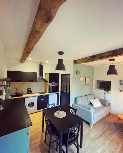 Location « Sous La Glycine », Location de Vacances à Saint-Michel