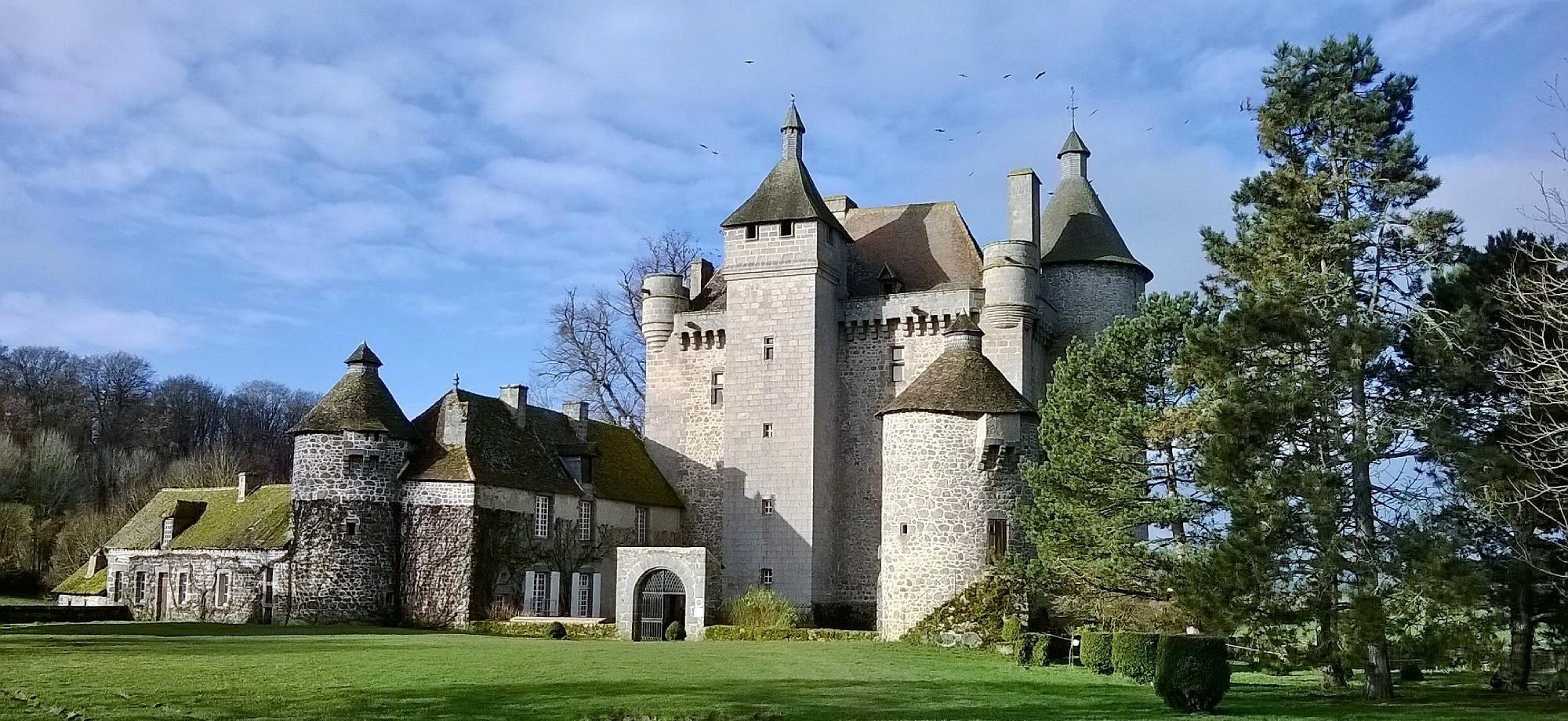 La Châtaigne Dorée - BOOK DIRECT FOR BEST RATES! PRIVATE BATHROOMS, Chambre d'Hôtes à Fursac