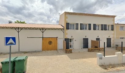 L OUSTAU DU COULOMB, Location de Vacances à Grans