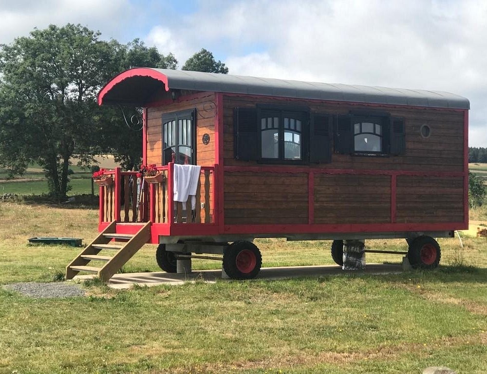 L'Arrestadou Chambres D'hôtes, Gîtes Insolites, Chambre d'Hôtes au Bouchet-Saint-Nicolas