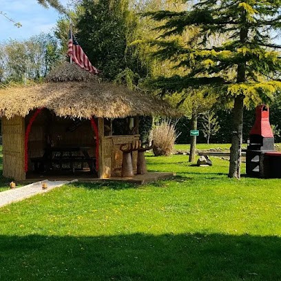 Le Quart d'Heure Américain: Loft de charme avec jacuzzi privatif et parc privé, Love Room, Chambre d'Hôtes à Bailleul