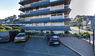 Appartement Vue Plage De Trestaou, Location de Vacances à Perros-Guirec