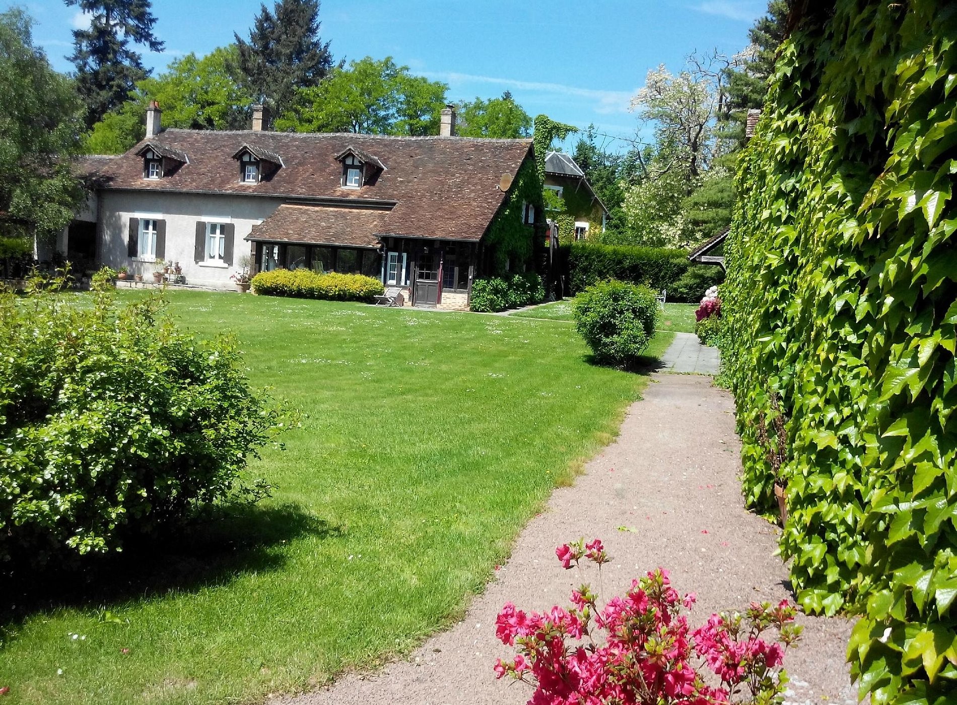Le Bas Guilly, Chambre d'Hôtes à Neuvy-sur-Barangeon