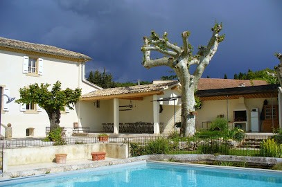 Le Mas des Sorcières, Chambre d'Hôtes à Valréas