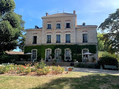 Chateau des Charmes, Chambre d'Hôtes à Guéreins