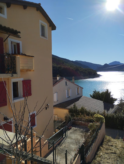 Aux Logis Du Lac De Castillon, Location De Vacances à Saint-Julien-du-Verdon