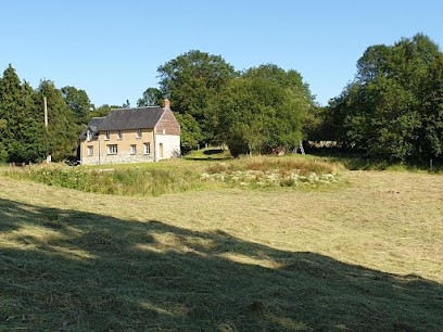 La Fermette - Chambre D'hôtes Dans Environnement Calme Et Arboré, Chambre d'Hôtes à Saint-Jean-d'Elle