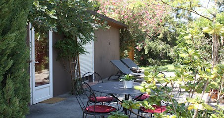 Le Mas De Bertagne, Chambre d'Hôtes à Gémenos