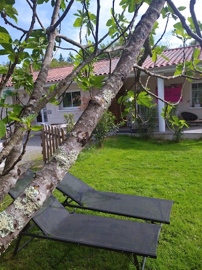 Chambre d'Hôtes Les Macarons de Tata, Chambre d'Hôtes à Sainte-Eulalie