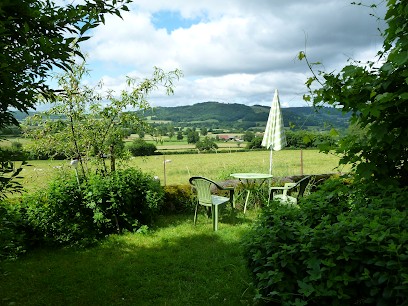 Chambre d'hôtes Marie et Rob de Charbonnat, Chambre d'Hôtes à Charbonnat