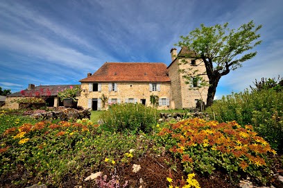 Castle Cantecor - Cabin and Cottage, Maison d'Hôtes à Alvignac