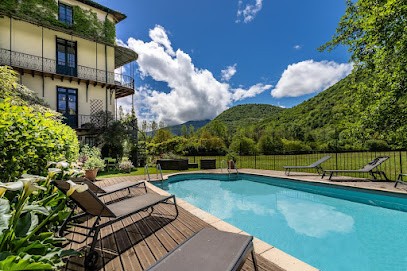 Le Grand Chalet Aspet, Chambre d'Hôtes à Aspet