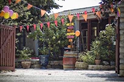 Auberge -Table d'hôtes La table à rallonge, Maison d'Hôtes à Saint-Laurent-d'Aigouze