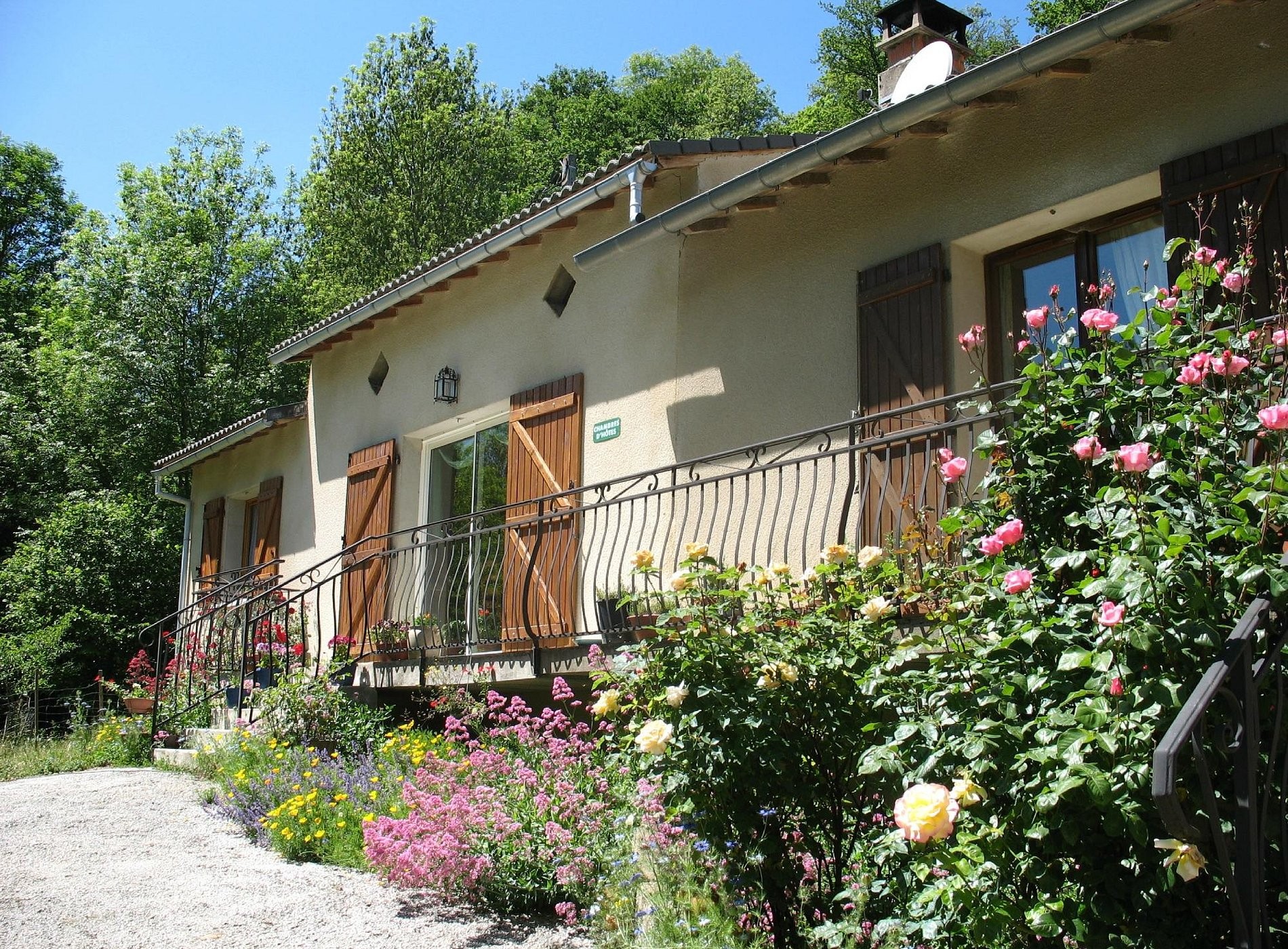 Le Moulin du Barthas, Chambre d'Hôtes à Montredon-Labessonnié