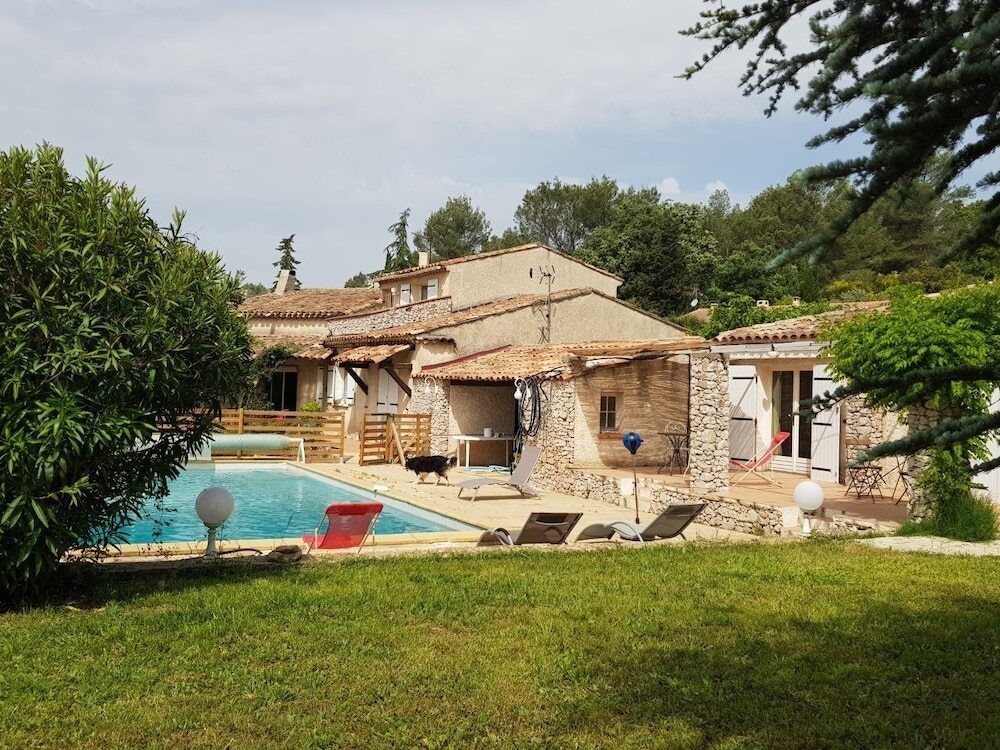 Le Mas De Cocagne, Chambre d'Hôtes à Saint-Maximin-la-Sainte-Baume