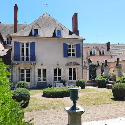 Maison Zola, Chambre d'Hôtes à Saint-Amand-Montrond