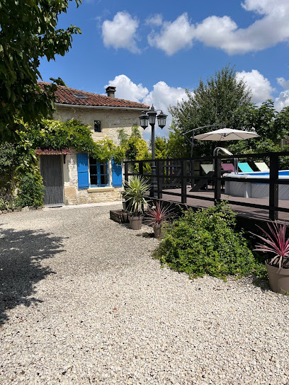 Le Gîte Du Vieux Puits, Location De Vacances à Loubillé
