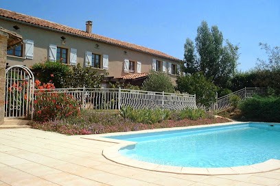 Les Pradailles Chambres d'hotes et Gites La Grange -Fiac (Tarn), Chambre d'Hôtes à Fiac