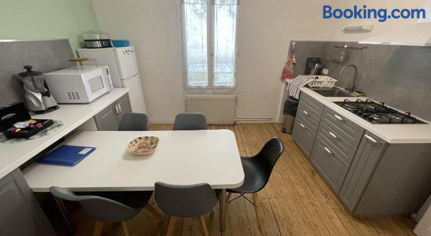 Bienvenu Chez Zazou, Location De Vacances à Limoges