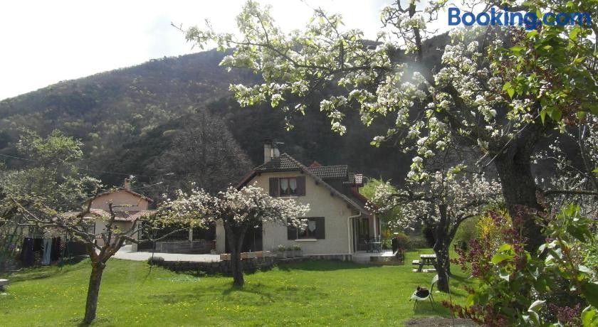 Au Vieux Tilleul, Chambre d'Hôtes à Veynes