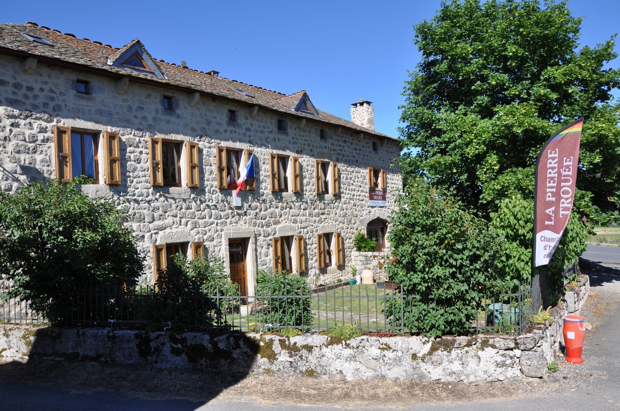 La Pierre Trouée, Chambre d'Hôtes à Châteauneuf-de-Randon