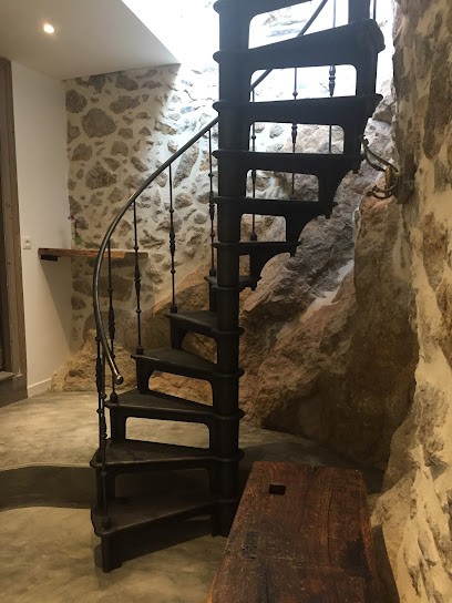 Gîte « Sur Le Rocher », Location de Vacances à Vailhan