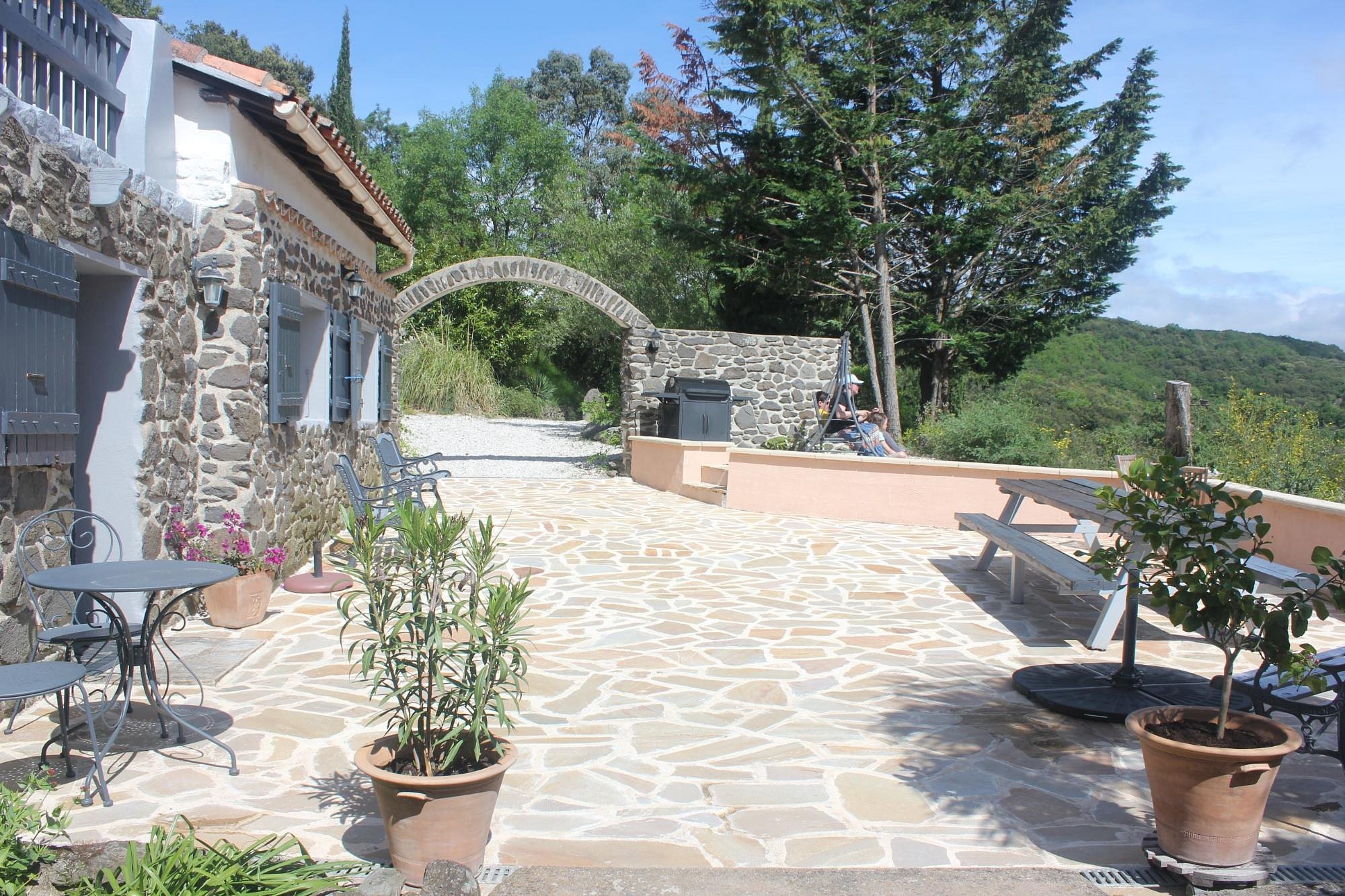 Les Vignals, Chambre d'Hôtes à Pézènes-les-Mines