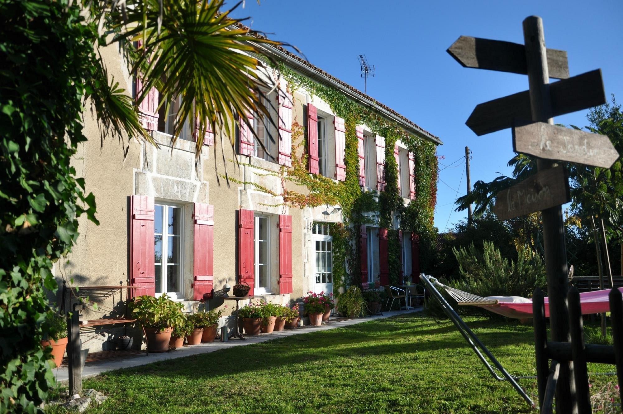 La Maison De Rose, Chambre d'Hôtes à Brossac