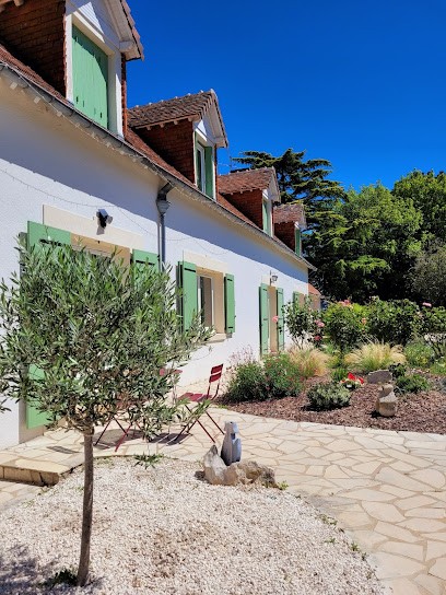 L'Amalia : Chambres D’hôtes Et Logements Insolites Proches Du Zoo De Beauval Et Des Châteaux De La Loire, Chambre d'Hôtes à Sambin