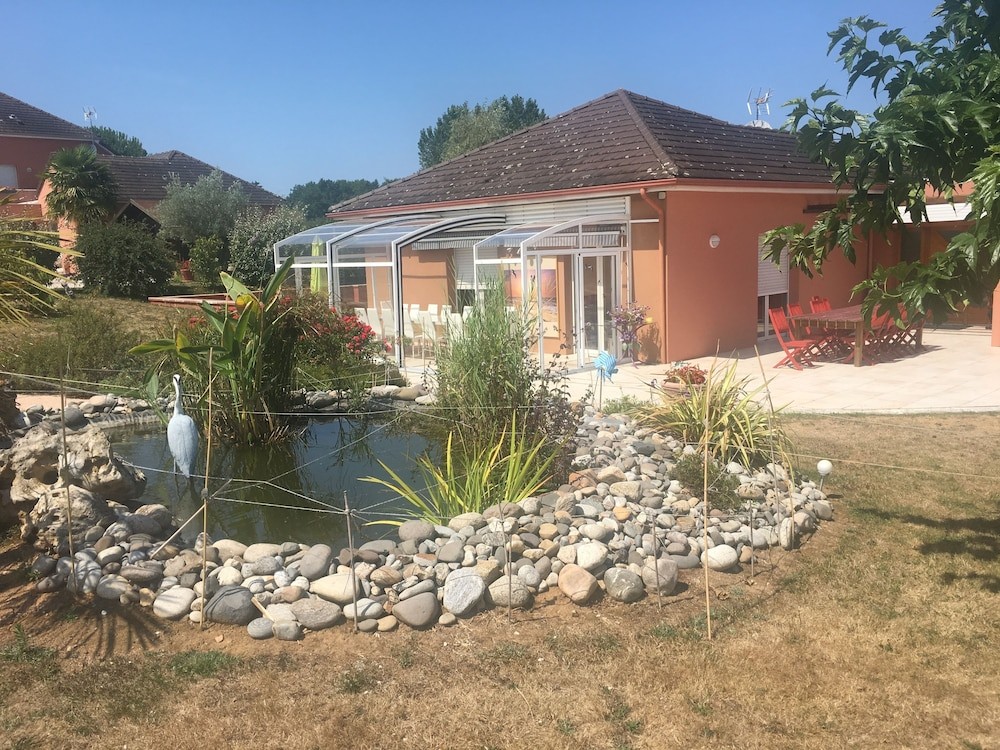 Chambres d'hôtes La Coloniale, Chambre d'Hôtes à Varetz