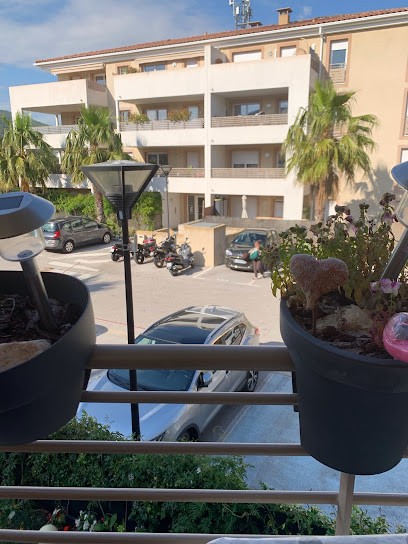 220 avenue Jean Monnet les jardins de Sollies bat B 83210 Sollies Pont, Location de Vacances à Solliès-Pont