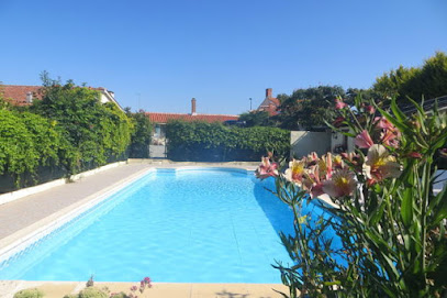 Belle Vue, 3 Star Gites, Heated Pool, Hot Tub, Location De Vacances à Puyravault