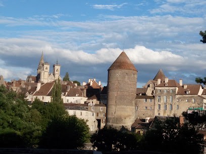 Chambres D'Hôtes-Gîtes La Tour Margot, Chambre d'Hôtes à Semur-en-Auxois