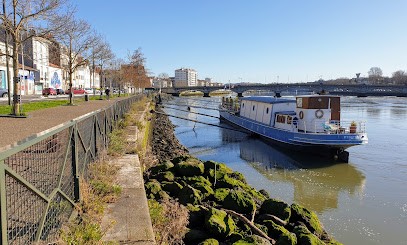Péniche Djébelle, Chambre d'Hôtes à Bayonne