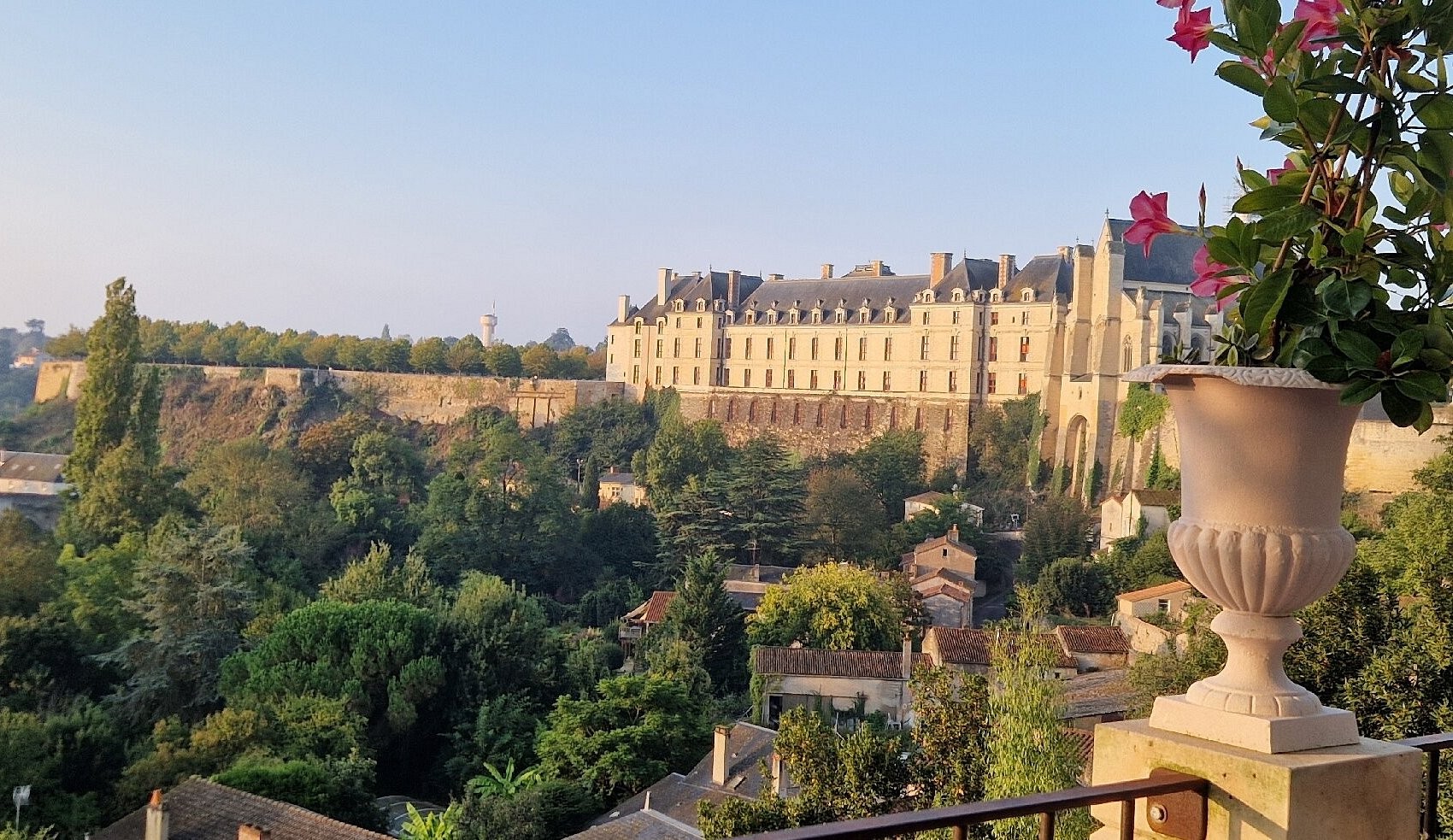 Au Petit Thouars, Chambre d'Hôtes à Thouars
